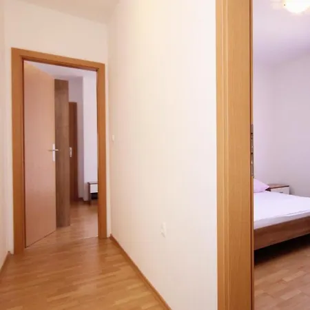 Apartment Apartments With A Parking Space Orebic, Peljesac - 10196 *